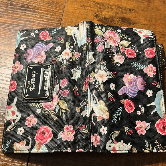 Loungefly Disney Black Floral Wallet Alice In Wonderland - Picture 6 of 7
